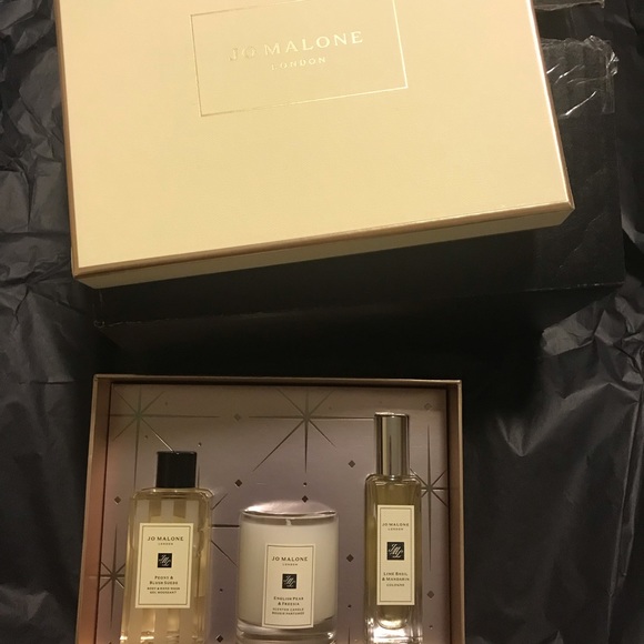 Jo Malone Essentials Collection Gift Set w/ FREE Samples - Picture 5 of 7